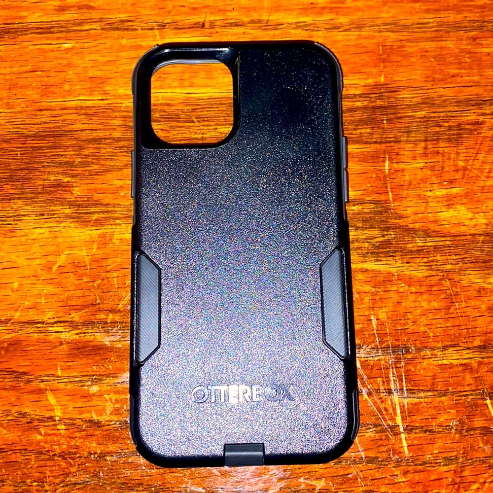 *Lightly Used* Black Otterbox iPhone 12/12 Pro